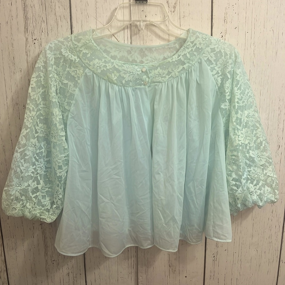 Vintage Vanity Fair Tricot Double slayer Lightweight Lace 3/4 Sleeves